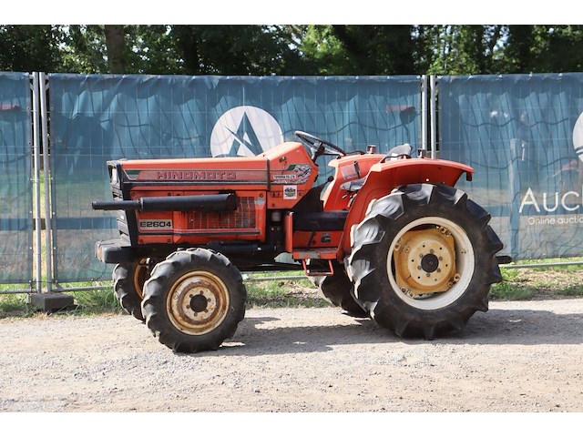Minitractor hinomoto e2604 diesel 26pk - afbeelding 1 van  1