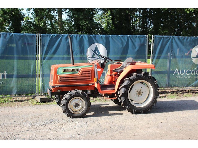 Minitractor hinomoto n239 diesel 24pk - afbeelding 1 van  1
