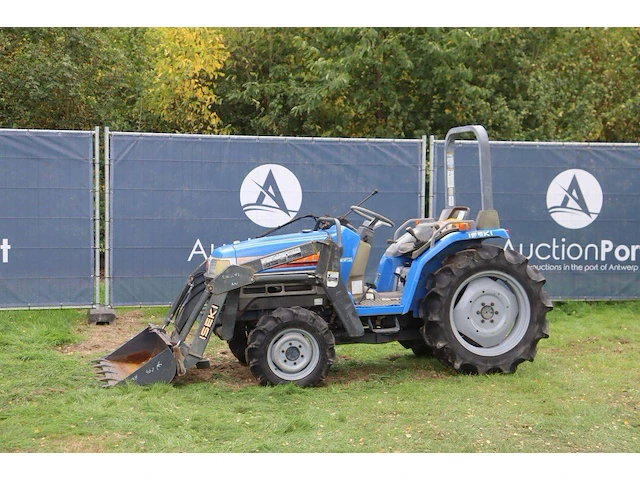 Minitractor iseki tf243f diesel 24pk met voorlader - afbeelding 1 van  1