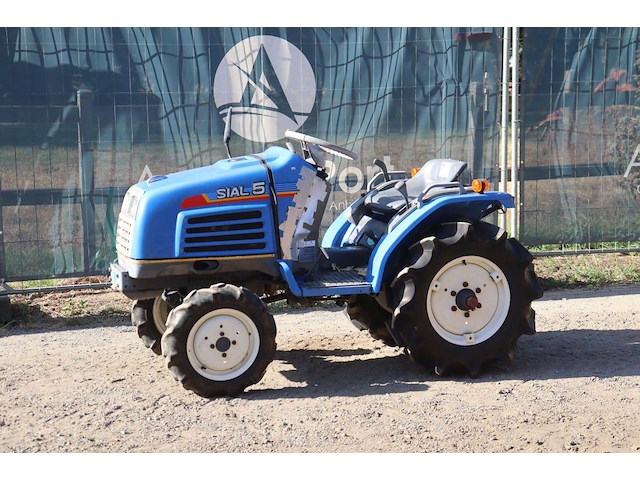 Minitractor iseki tf5f diesel 15pk - afbeelding 1 van  1