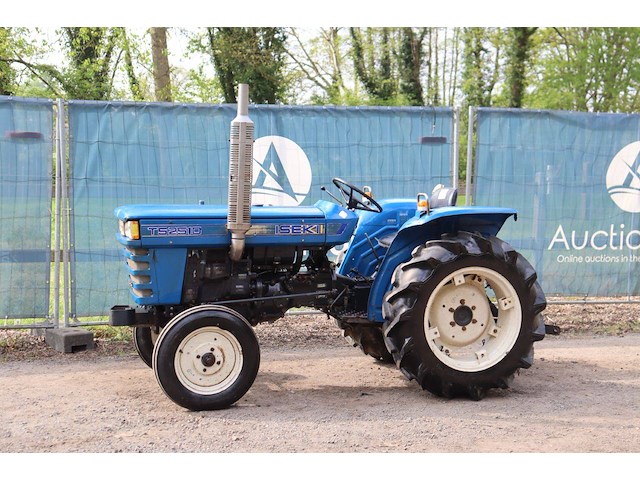 Minitractor iseki ts2510 diesel 25pk - afbeelding 1 van  1