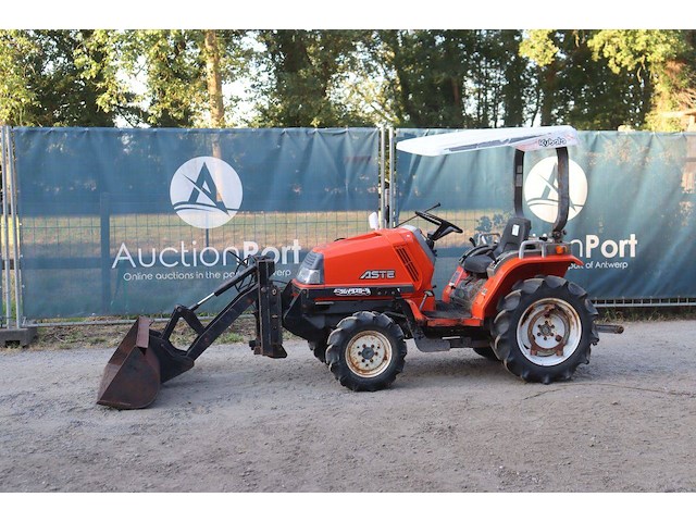 Minitractor kubota a-155 diesel 15.8pk met voorlader - afbeelding 1 van  1