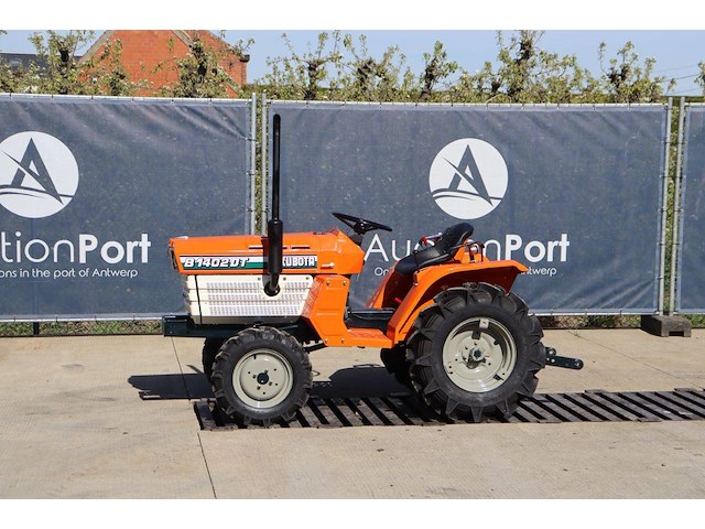 Minitractor kubota b1402dt diesel 14pk refit - afbeelding 1 van  1
