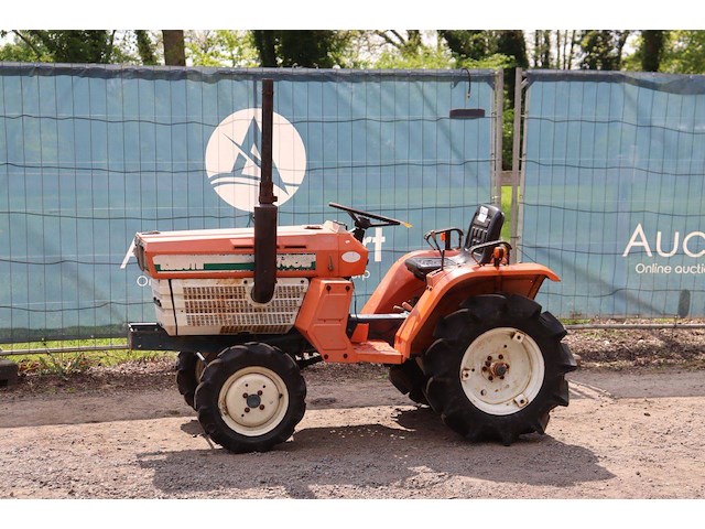 Minitractor kubota b1402dt diesel 14pk - afbeelding 1 van  1