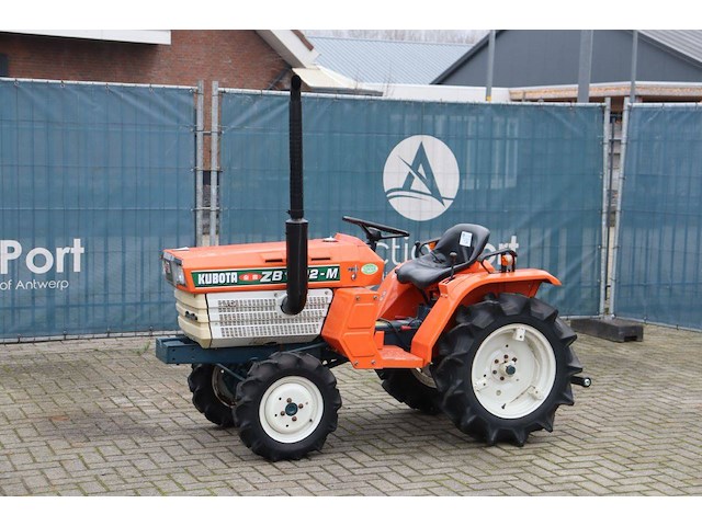 Minitractor kubota b1502dt diesel 15pk - afbeelding 1 van  1