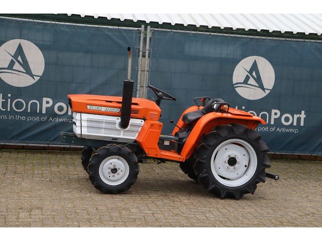 Minitractor kubota b1600dt diesel 16pk - afbeelding 1 van  1