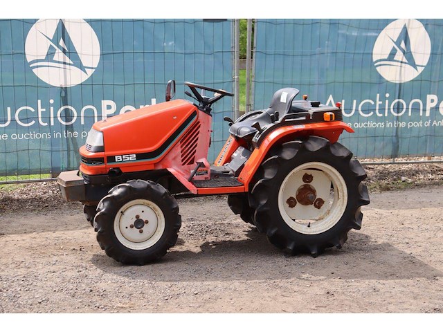 Minitractor kubota b52 diesel 14.9pk - afbeelding 1 van  1