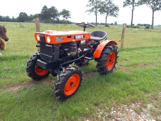 Minitractor kubota b6000 diesel 12pk refit nieuw - afbeelding 1 van  1