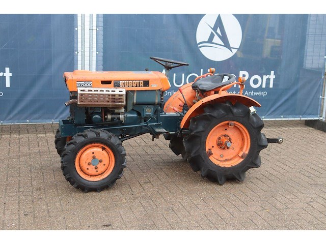 Minitractor kubota b7000 diesel - afbeelding 1 van  1