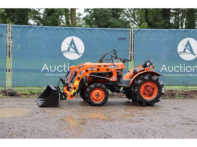 Minitractor kubota b7001 diesel 14pk met voorlader - afbeelding 1 van  1