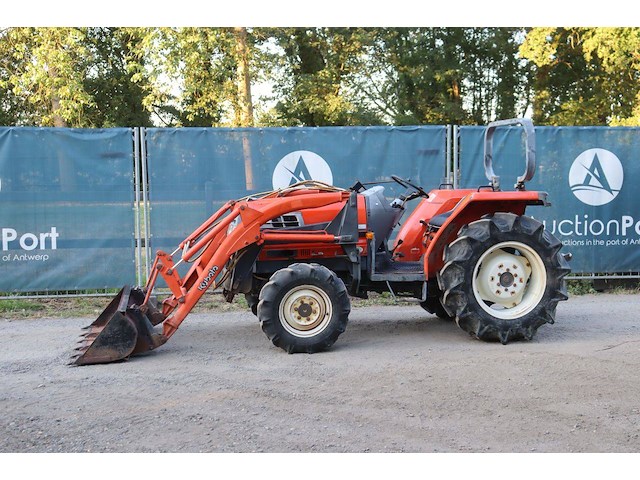 Minitractor kubota gl-29 diesel 28.6pk met voorlader - afbeelding 1 van  1