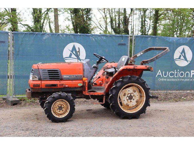 Minitractor kubota gl200 diesel 20pk - afbeelding 1 van  1