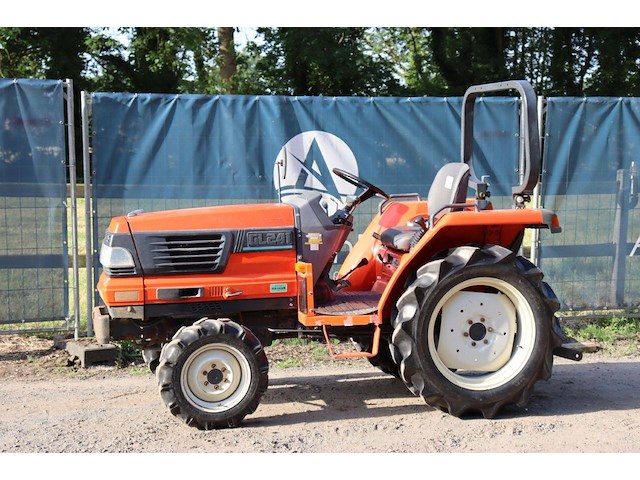 Minitractor kubota gl241 diesel 25pk - afbeelding 1 van  1