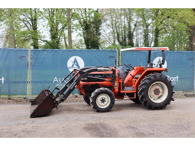 Minitractor kubota gl321 diesel 33pk - afbeelding 1 van  1