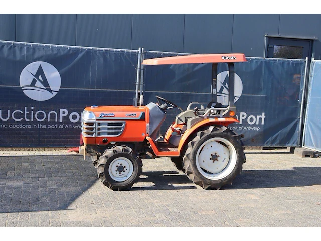 Minitractor kubota granbia gb20 diesel 20pk - afbeelding 1 van  1