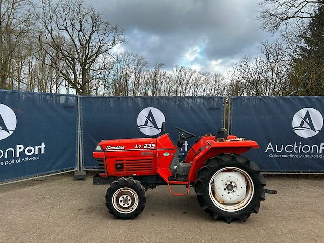 Minitractor kubota l1-235 p.s. diesel 22pk - afbeelding 1 van  1