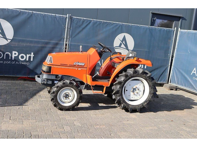 Minitractor kubota saturn x-24 diesel 24 pk - afbeelding 1 van  1