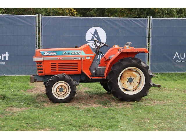 Minitractor kubota sunshine zl1-205d diesel 20pk - afbeelding 1 van  1