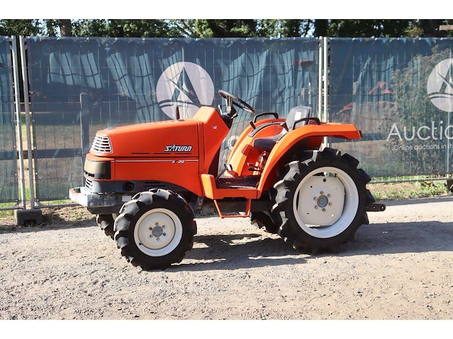 Minitractor kubota x-20 diesel 20pk - afbeelding 1 van  1