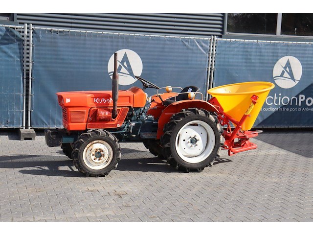 Minitractor kubota z851 diesel - afbeelding 1 van  1