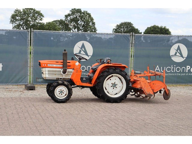Minitractor kubota zb1600 diesel 15.8pk met grondfrees - afbeelding 1 van  1