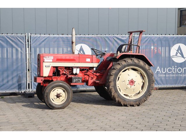 Minitractor mc cormick 353 diesel 38pk 1972 - afbeelding 1 van  1
