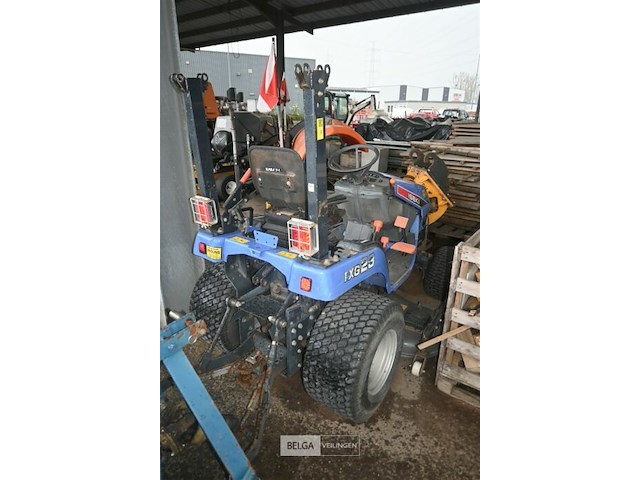 Minitractor met maaidek - afbeelding 6 van  11