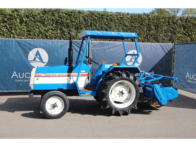 Minitractor mitsubishi mt2501 diesel 24pk met grondfrees - afbeelding 1 van  1