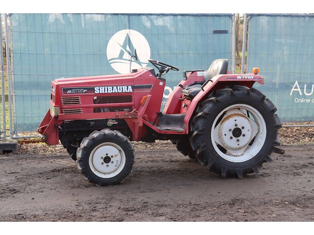 Minitractor shibaura d215f diesel 21pk - afbeelding 1 van  1