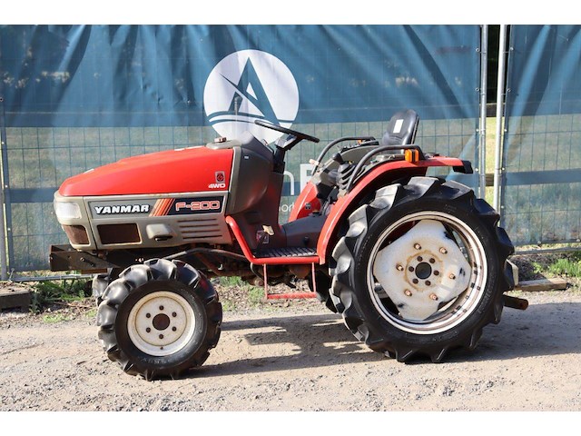 Minitractor yanmar f-200 diesel 20pk - afbeelding 1 van  1