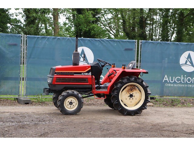 Minitractor yanmar f18d diesel 18pk - afbeelding 1 van  1
