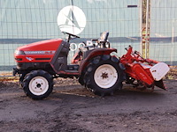 Minitractor yanmar ke-3d diesel 13.5pk met grondfrees