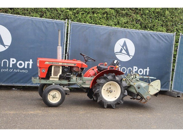 Minitractor yanmar ym1300 diesel 13pk met grondfrees - afbeelding 1 van  1