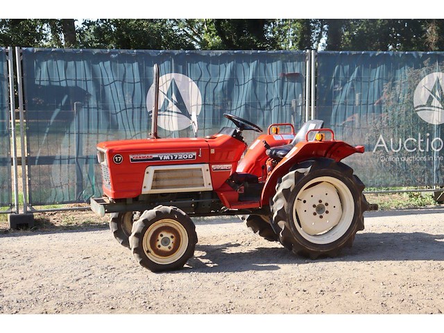 Minitractor yanmar ym1720d diesel 17pk - afbeelding 1 van  1