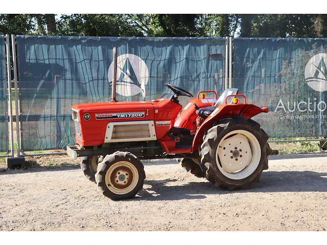 Minitractor yanmar ym1720d diesel 17pk - afbeelding 1 van  1