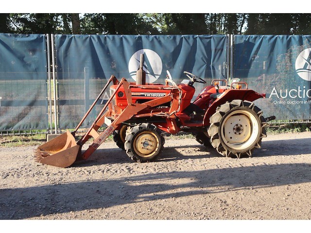 Minitractor yanmar ym1802d diesel 18pk met voorlader - afbeelding 1 van  1
