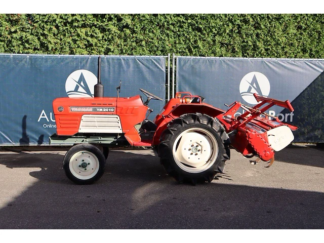 Minitractor yanmar ym2010 diesel 20pk met grondfrees - afbeelding 1 van  1