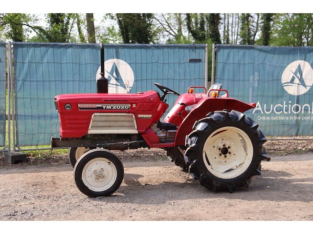 Minitractor yanmar ym2020 diesel 20pk - afbeelding 1 van  1