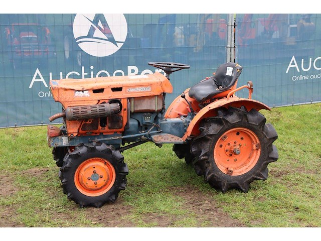 Minitractor zen-noh b7001 diesel 14pk - afbeelding 1 van  1