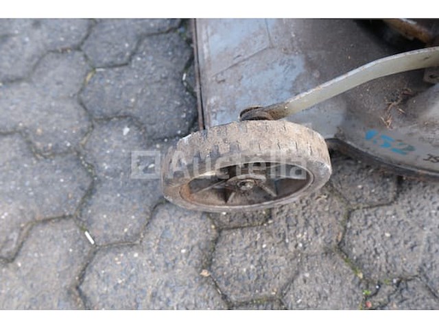 Minsel m165 zelfrijdende grasmaaier - afbeelding 8 van  9