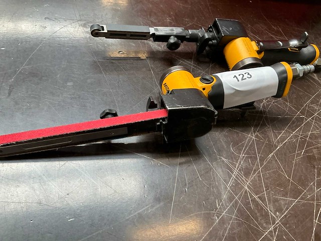 Mirka pbs13nv pneumatische bandschuurmachine (2x) - afbeelding 1 van  3