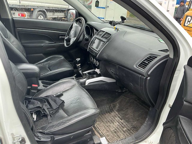 Mitsubishi - asx - car - 11-04-2011 - afbeelding 7 van  11