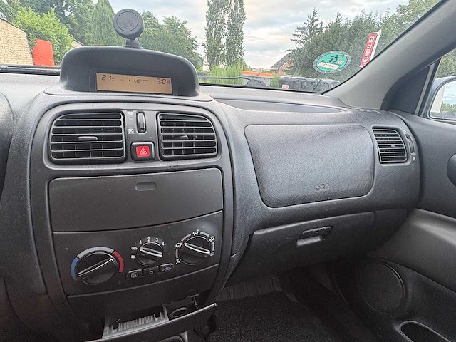 Mitsubishi - space star - 1.6 family - car - 2004 - afbeelding 8 van  22