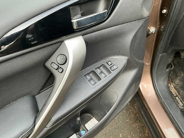 Mitsubishi eclipse cross personenauto - afbeelding 7 van  27