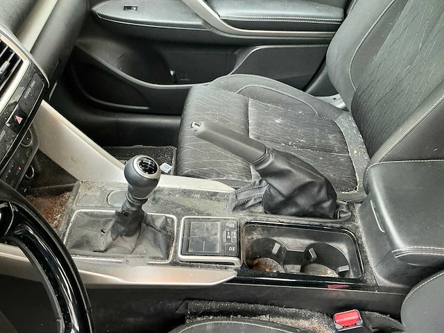 Mitsubishi eclipse cross personenauto - afbeelding 13 van  27