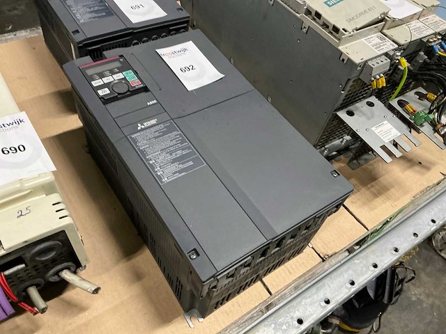 Mitsubishi electric a800-e frequentieregelaar - afbeelding 2 van  4