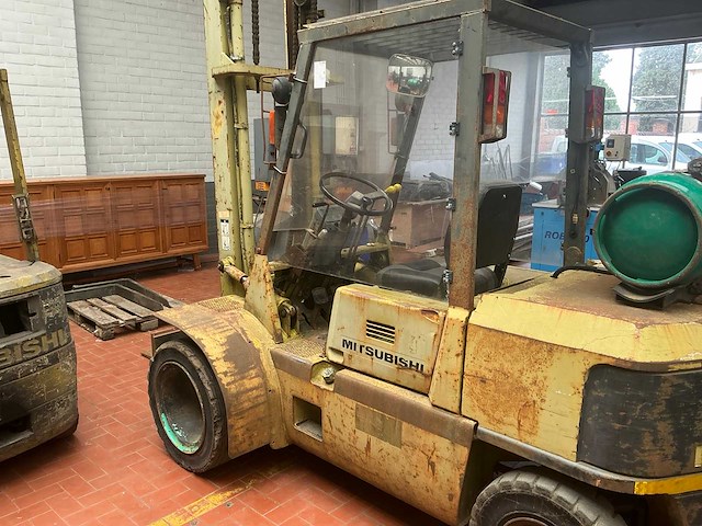 Mitsubishi fg30 vorkheftruck - afbeelding 2 van  19