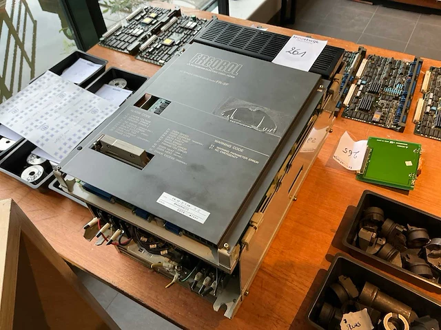 Mitsubishi freqrol fr-sf frequentieregelaar - afbeelding 1 van  5
