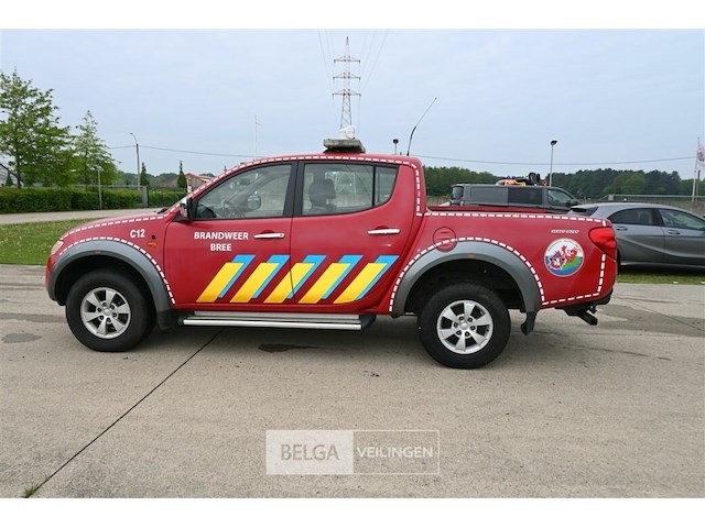 Mitsubishi lichte vrachtwagen - afbeelding 13 van  23