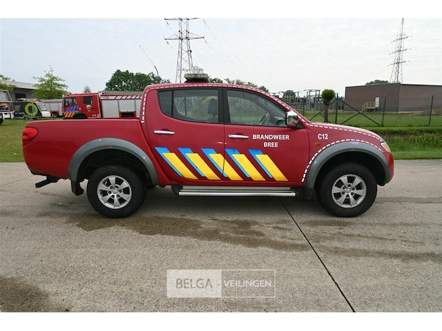 Mitsubishi lichte vrachtwagen - afbeelding 12 van  23